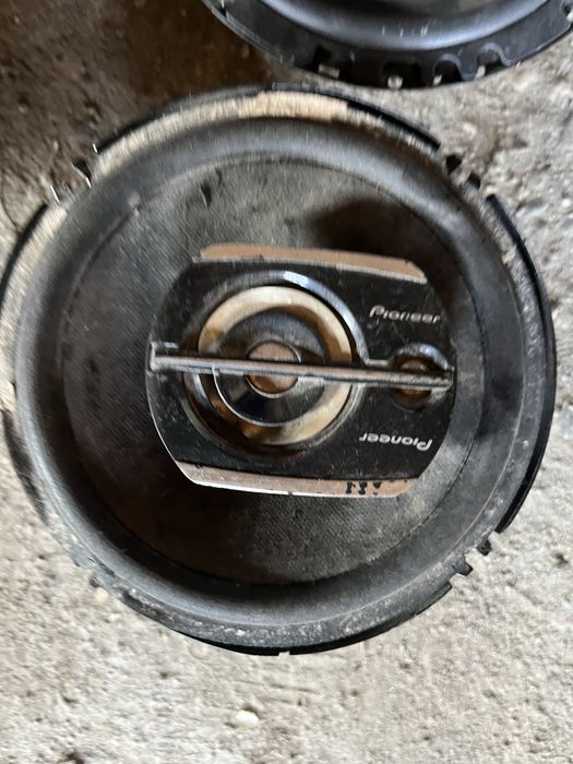 Продам колонки pioneer 2 шт