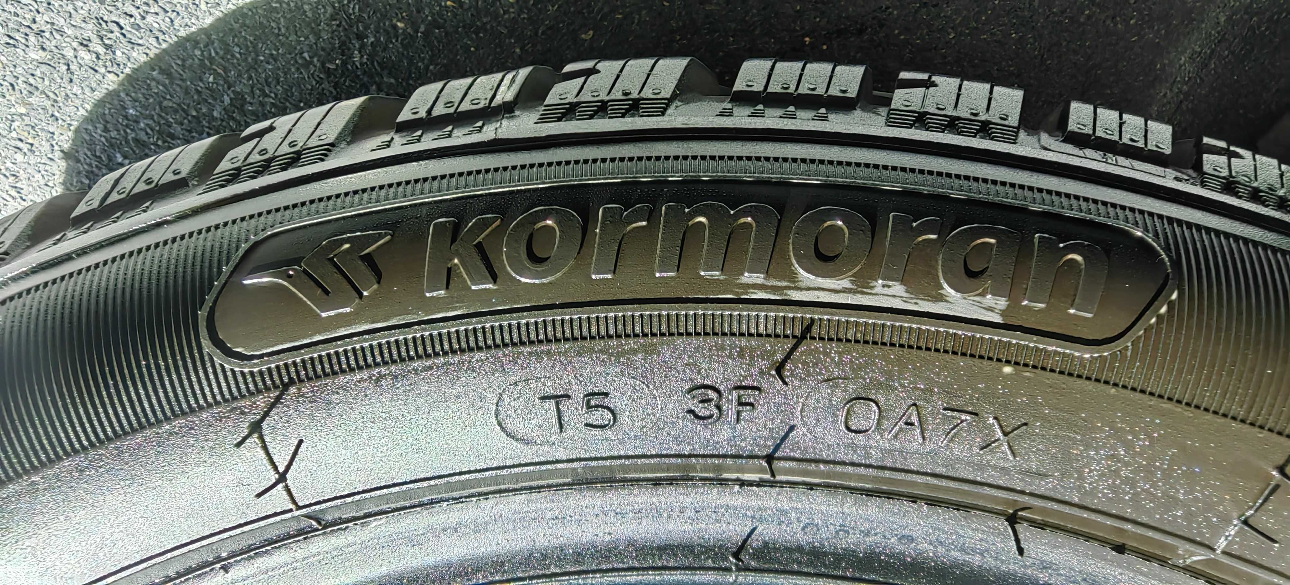 Зимни гуми Kormoran 215/55 R17 ДОТ23 почти нови