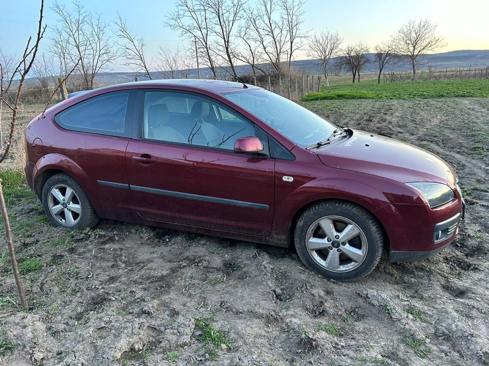 Dezmembrez Ford Focus 2 2.0 Benzina