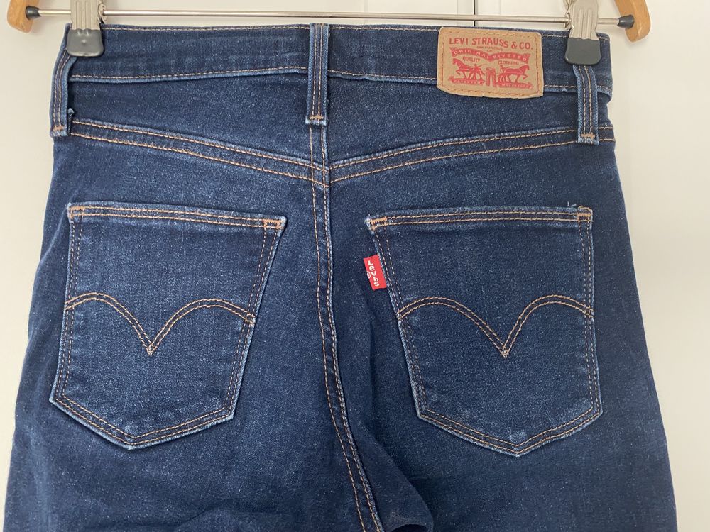 Blugi Levis jeans