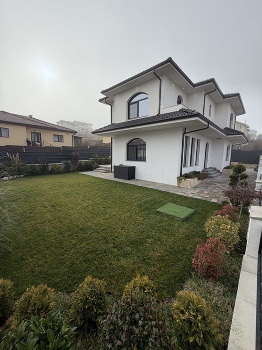 Vand casa noua mobilata in dezmir strada closca