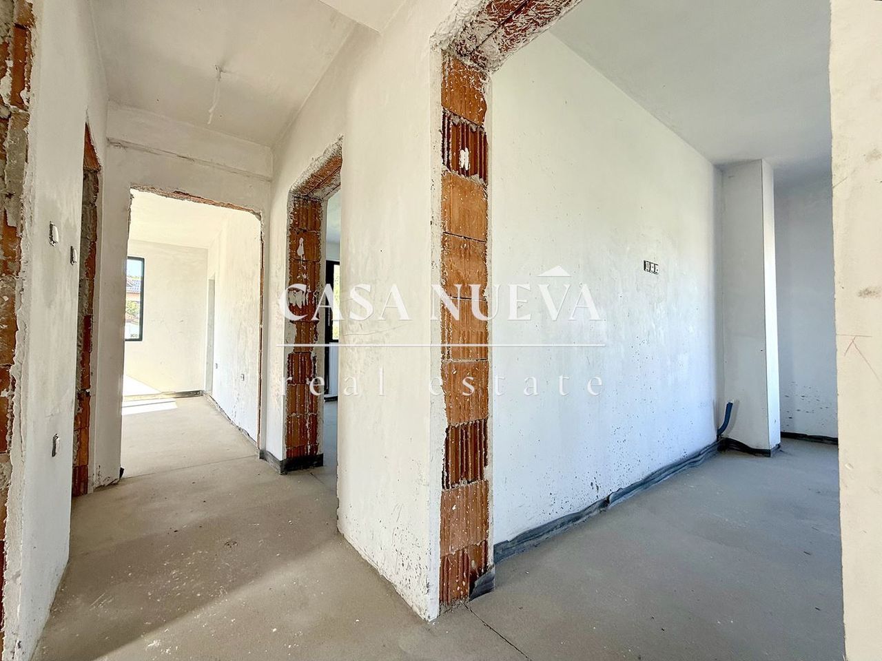 Продава се Къща в Перник, Изток - 478 кв.м за 940 €/кв.м - Снимка #5