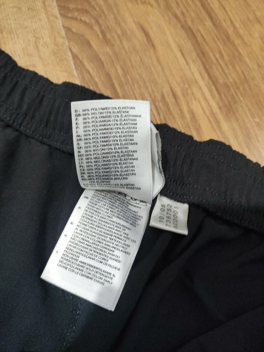 Pantaloni scurți de damă Adidas elastici mărimea M