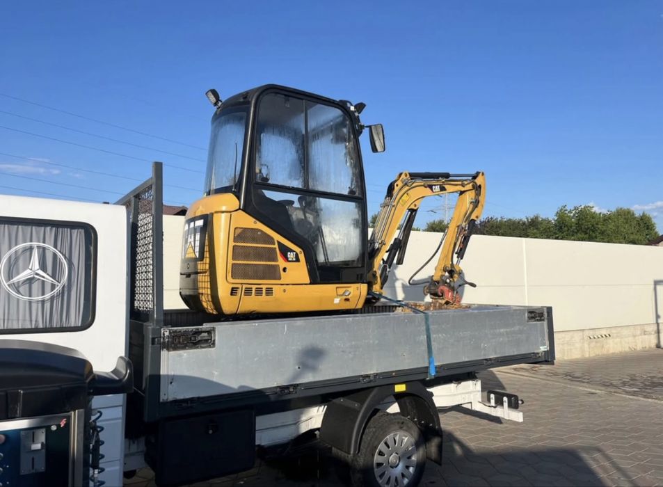 Miniexcavator CAT