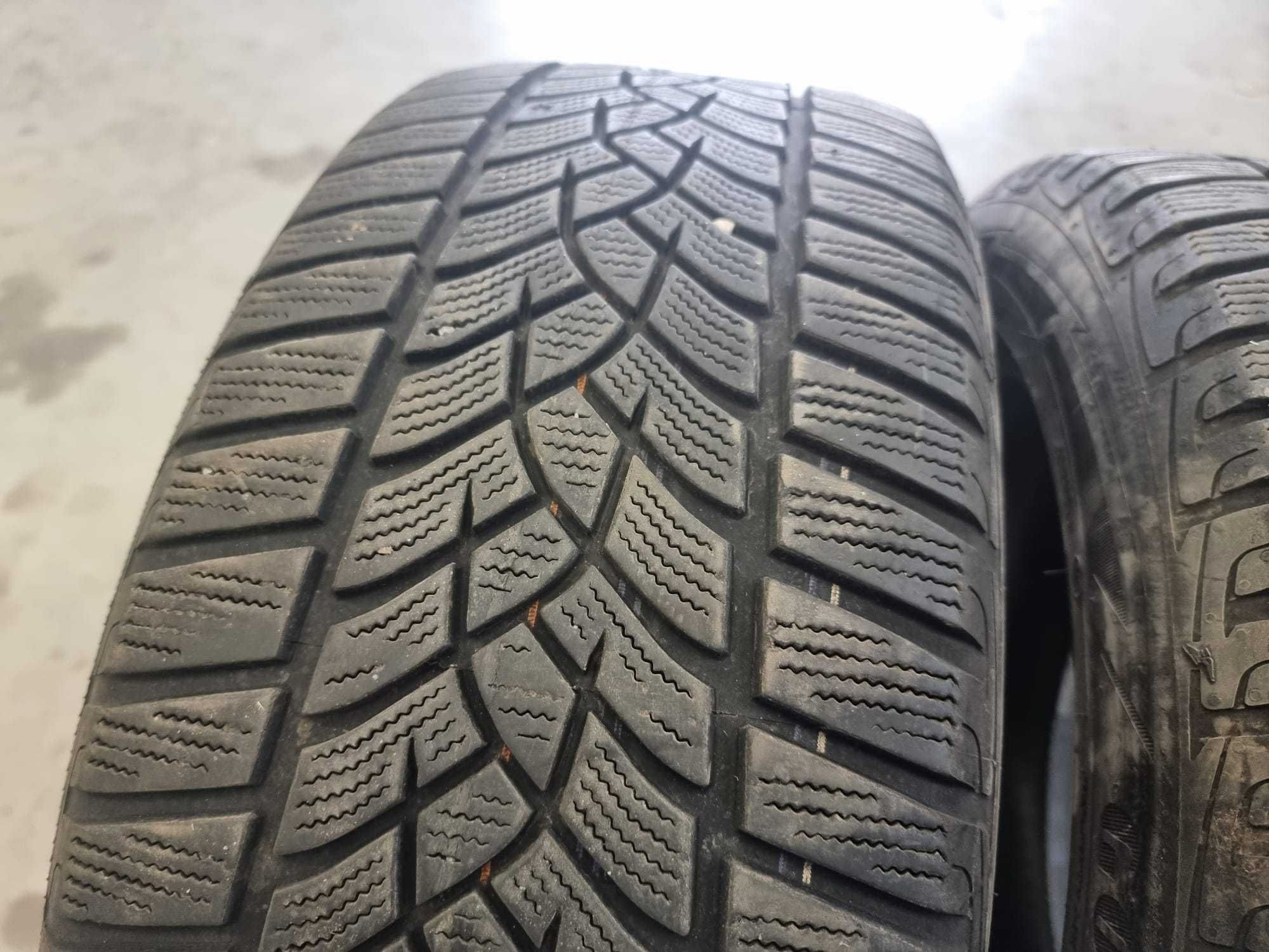2 Anvelope de IARNA 225.50.17 'Goodyear' ; stare buna