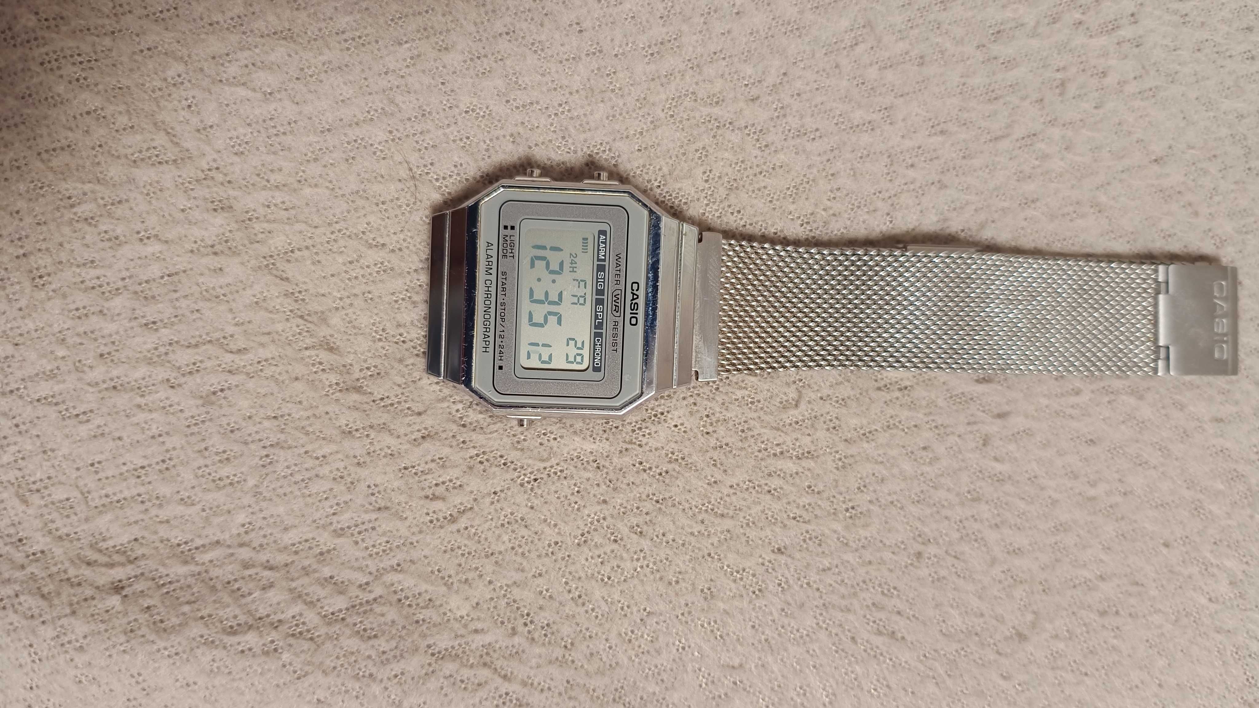 Часовник Casio метален