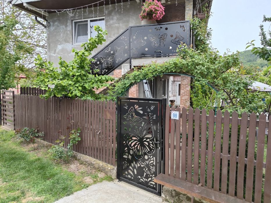 Porți,garduri,balustrade din tablă decupată pe cnc