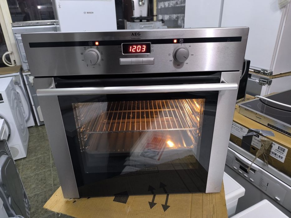 Фурна  AEG B31510-4-m за вграждане 9 Функции с вентилатор.