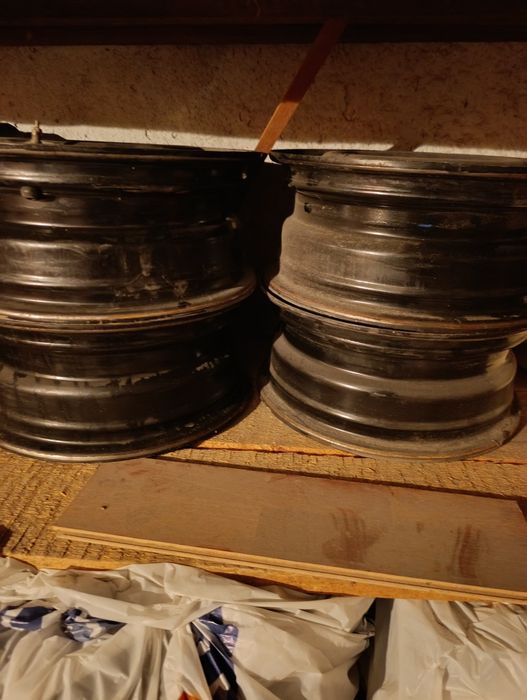 Продам диски железные откобальта,почти новые не катанные ,не