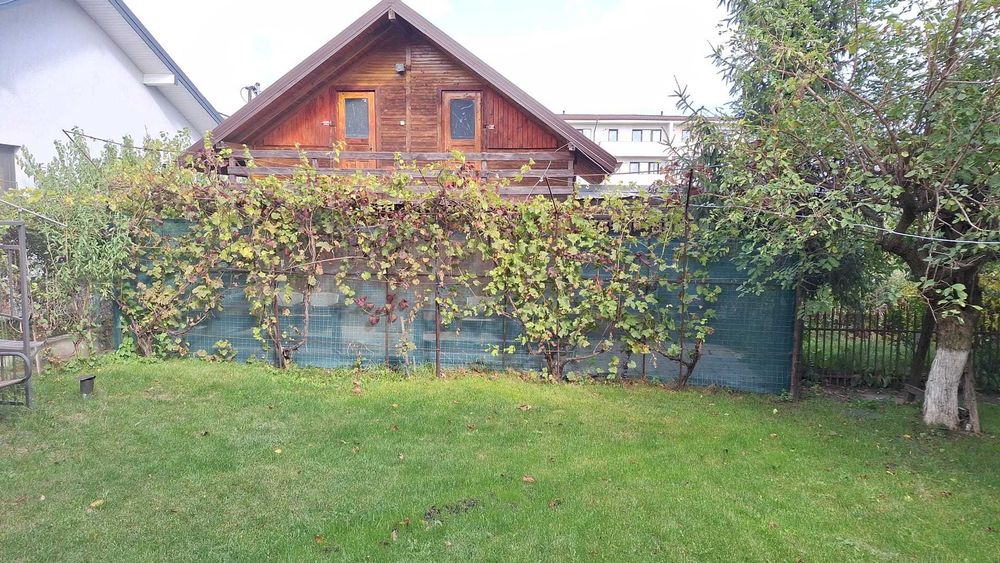 Inchiriez casa de lemn