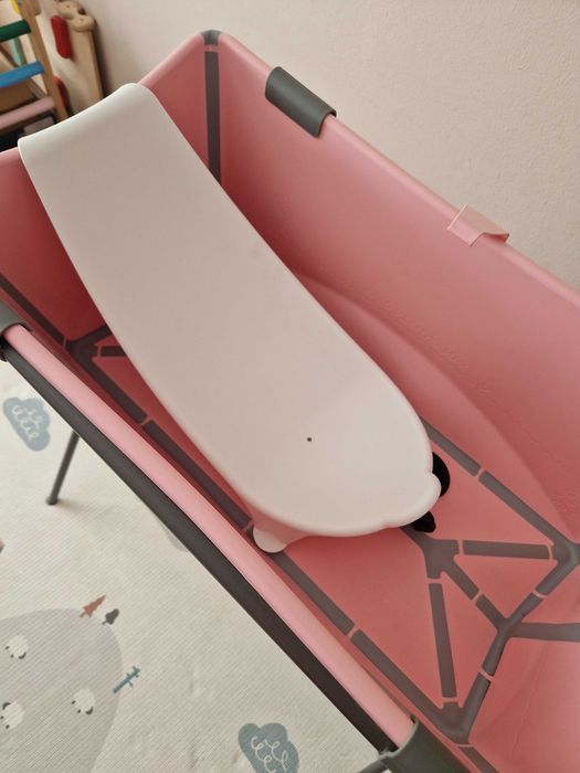 Ваничка със стпйка и подложка за новородено Stokke flexi bath