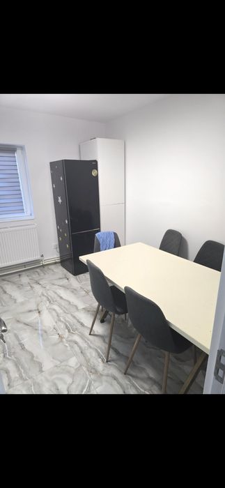 Ofer spre închiriere apartament cu doua camere
