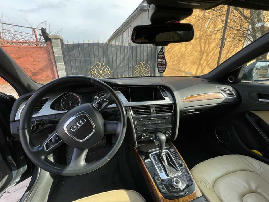Vand Audi A4 B8 2009
