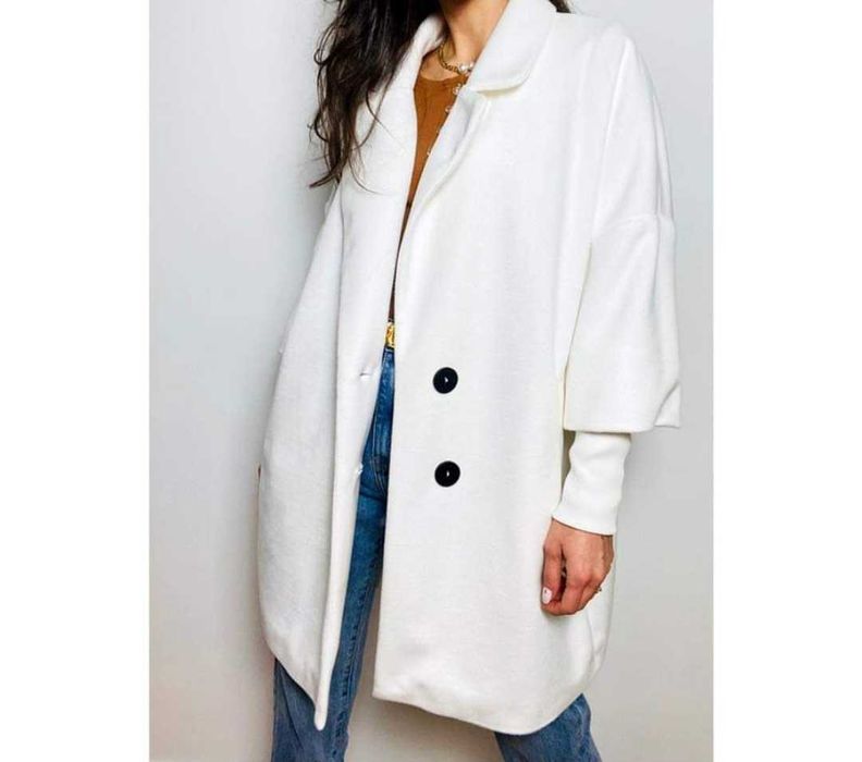 Бяло палто универсален размер