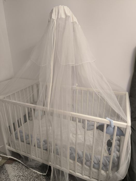 Baldachin din tul cu suport metalic