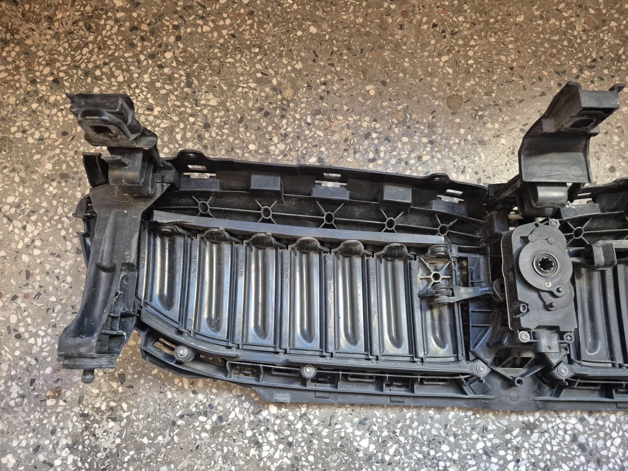 BMW G20/БМВ Г20 - горна активна клапа