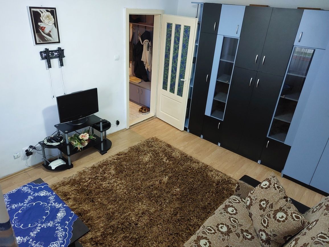 Dau spre închiriere Apartament cu 2 camere str.lalelelor