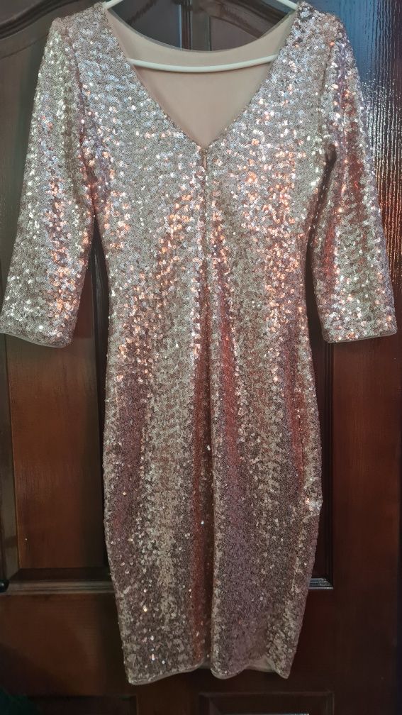 Rochie midi paiete