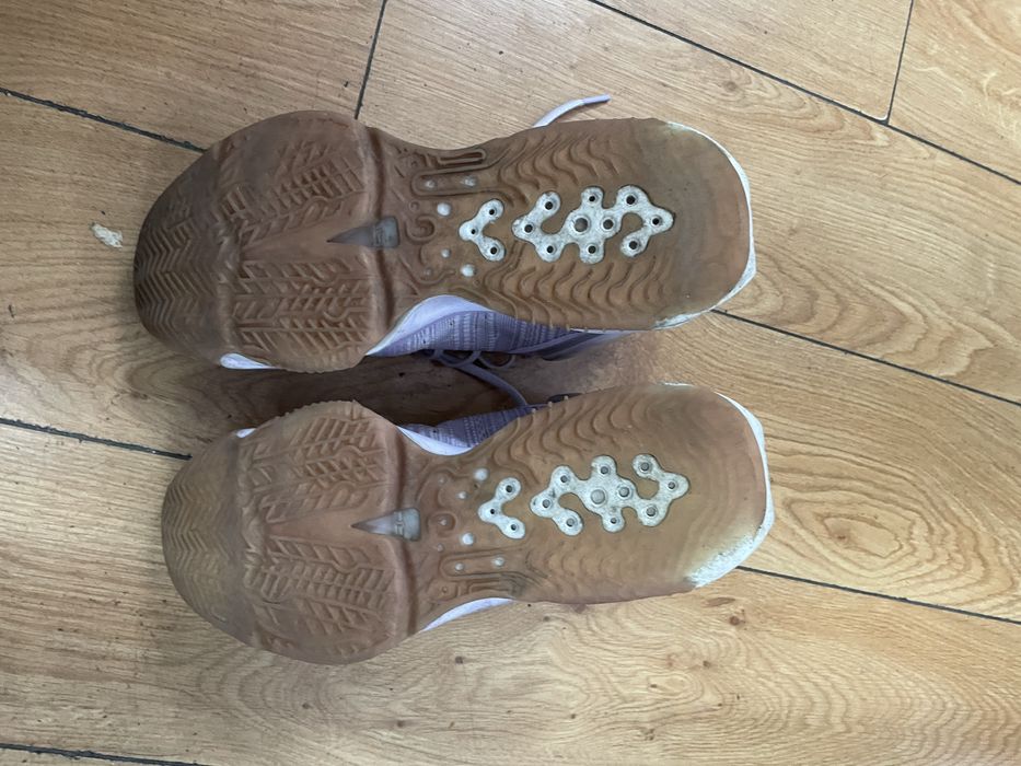 Vand adidasi nike g.t cut