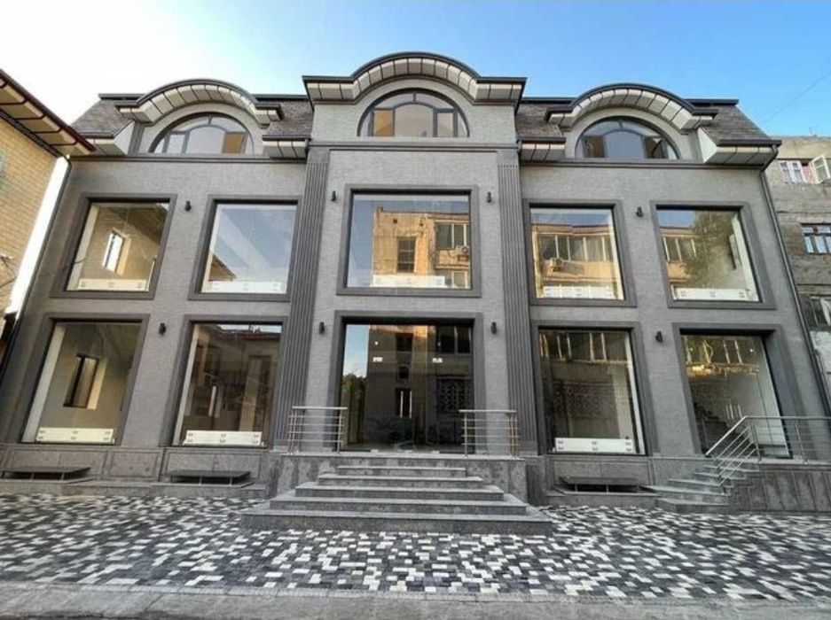 Chilonzorda metro 1800m2 bino har qanday besnes uchun arendaga berila