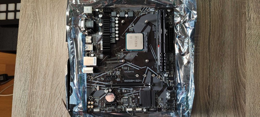 Kit Gaming B550M, AMD 5800x, RAM 64GB DDR4, Water Cooler, SSD M2 512GB