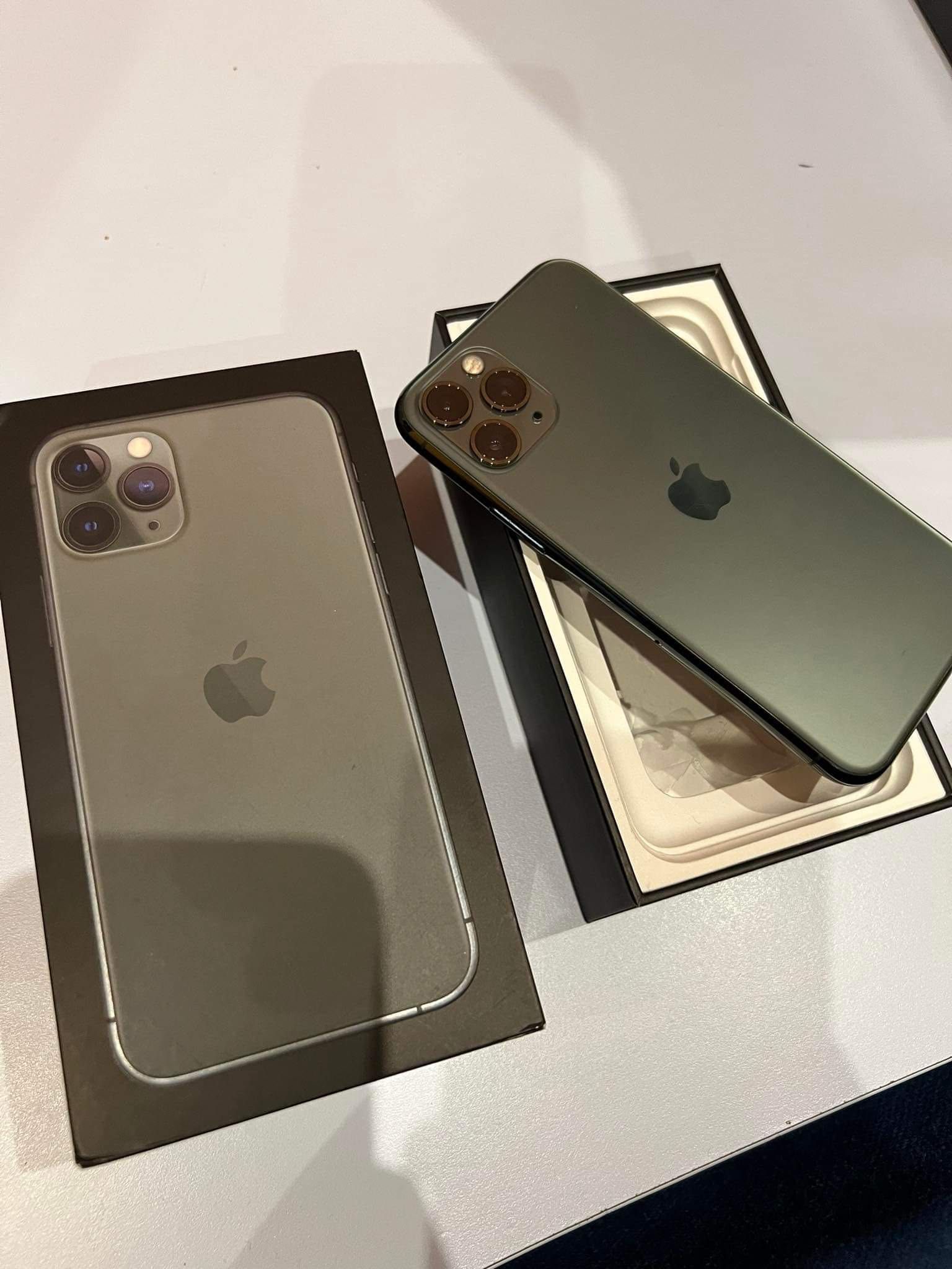 IPhone 11 Pro Midnight Green