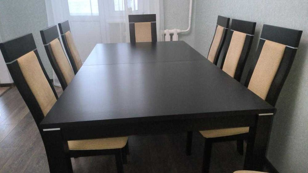 Продам стол и 8 стульев