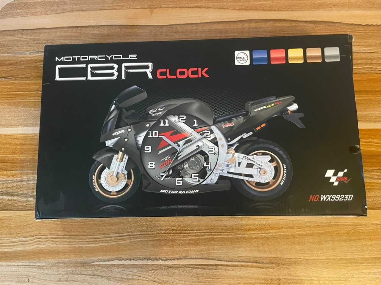 Стенен часовник пистов мотор Honda CBR