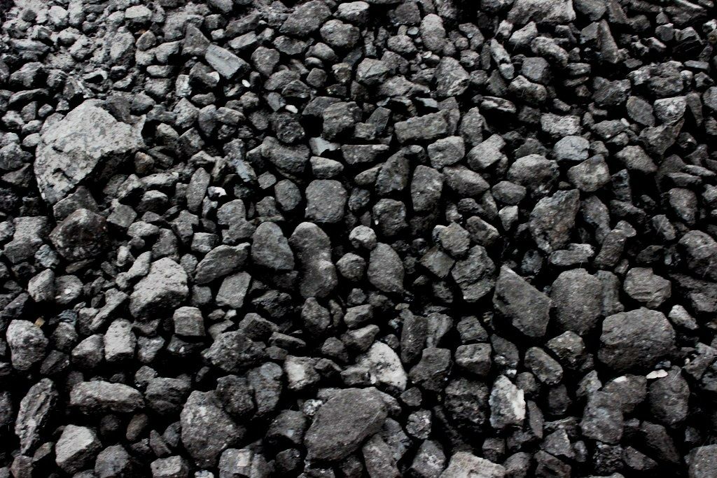 Уголь доставка ЗиЛ от 2х до 7тонн сортовой уголь без песка