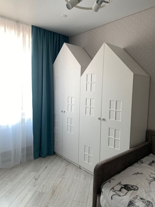 Шкаф для детской комнаты 2 штуки