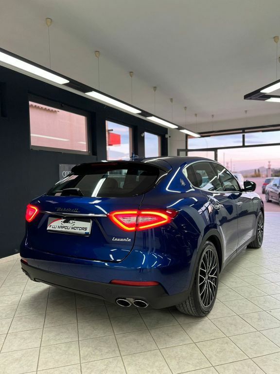 Dezmembrez MASERATTI levente 3.0 benzina