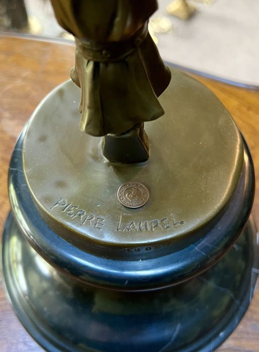 Statuetă Bronz ArtDeco *** vintage / antic / vechi / retro ***