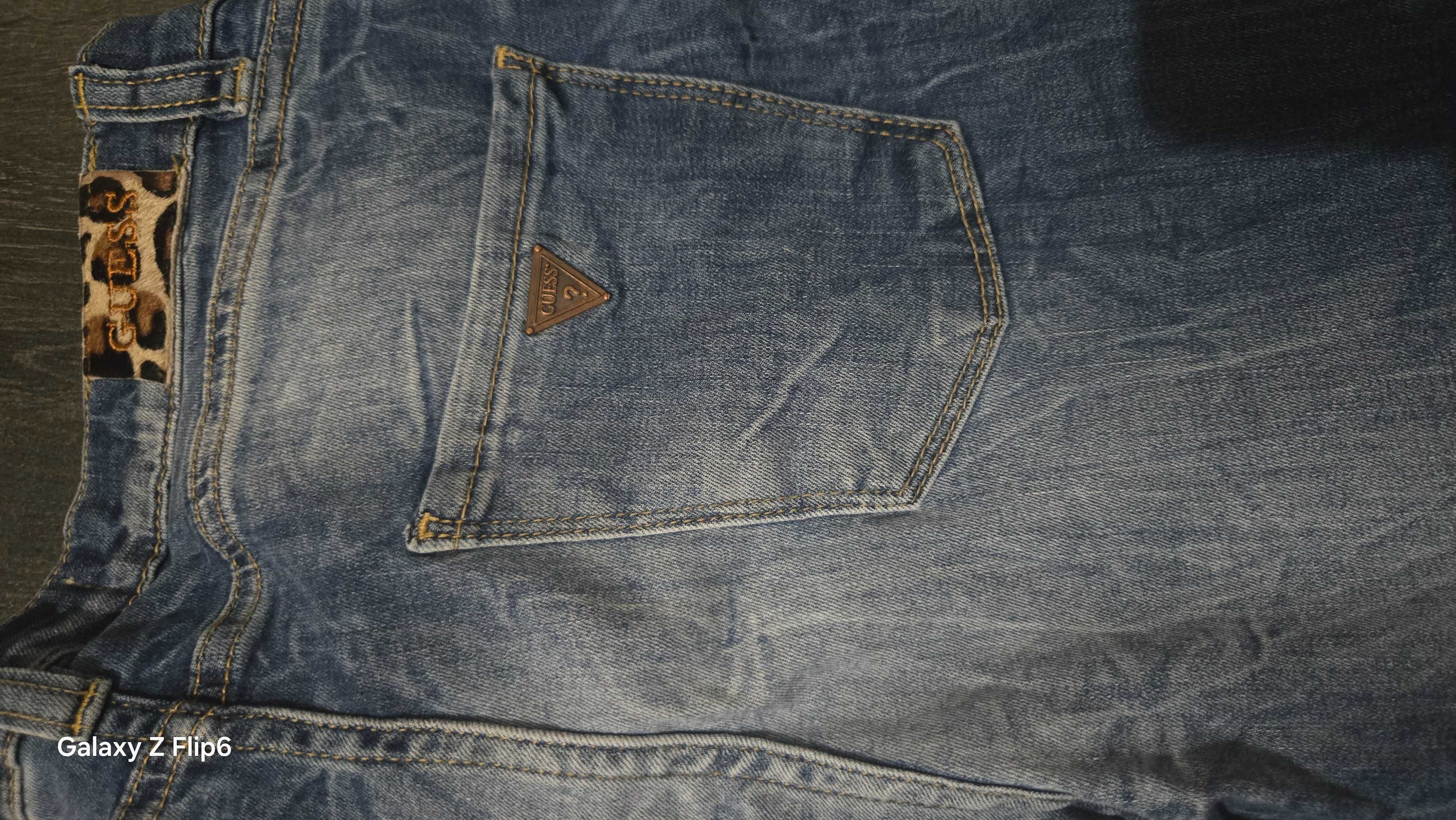 Дънки Guess като нови