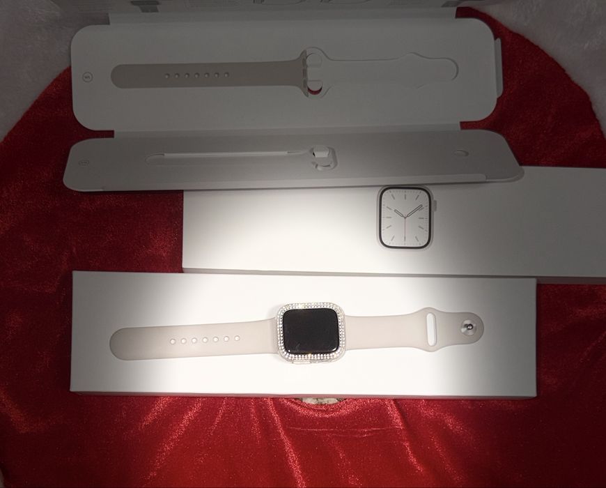 Apple Watch Series 7, 41mm – Starlight
