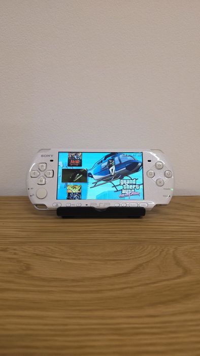 Sony PSP 3000, Modat, 550 de jocuri, consola 9 in 1