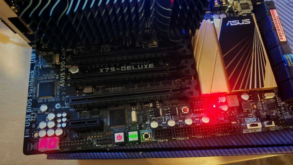 ASUS X79-DELUXE  WiFi + CPU Intel i7 4930K 6/12 core шест ядрен