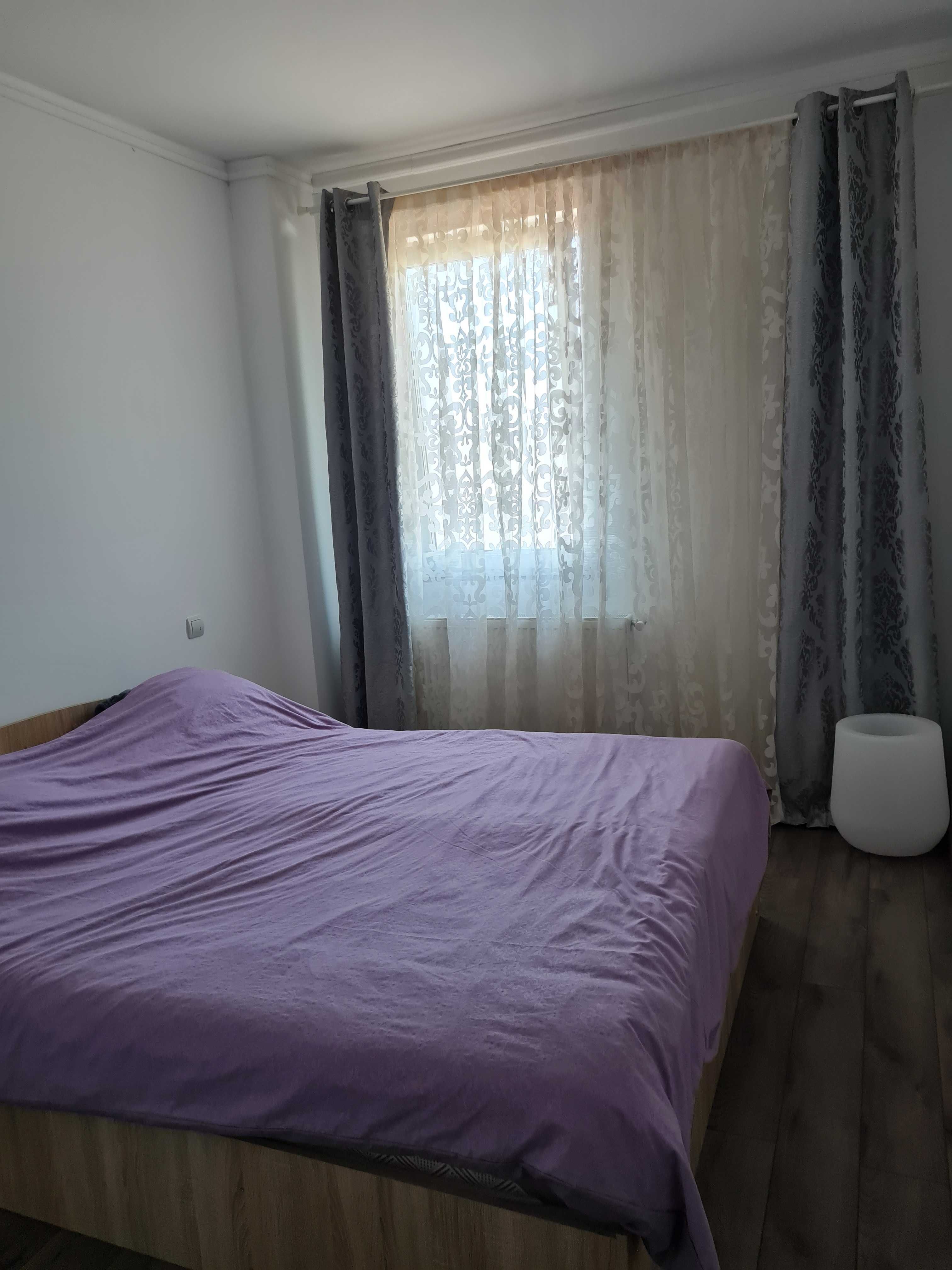 Chirie 2 camere Sub Cetate , langa parcul Poligon