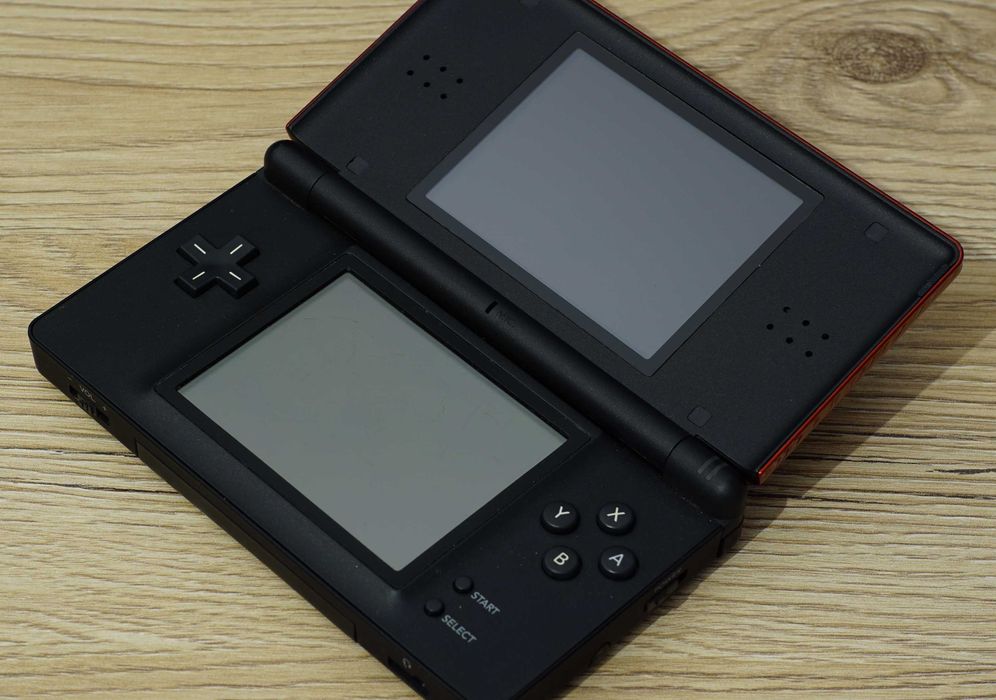 Consola portabila Nintendo DS lite + accesorii