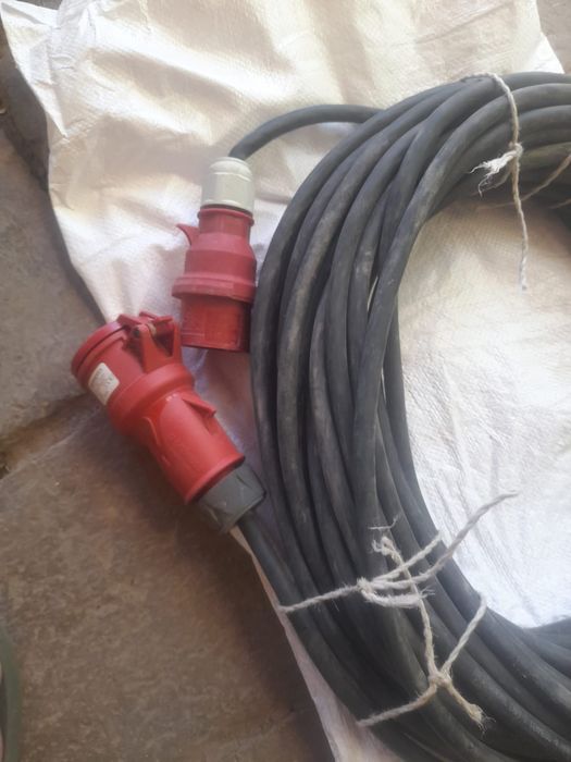 Vând cablu electric trifazic