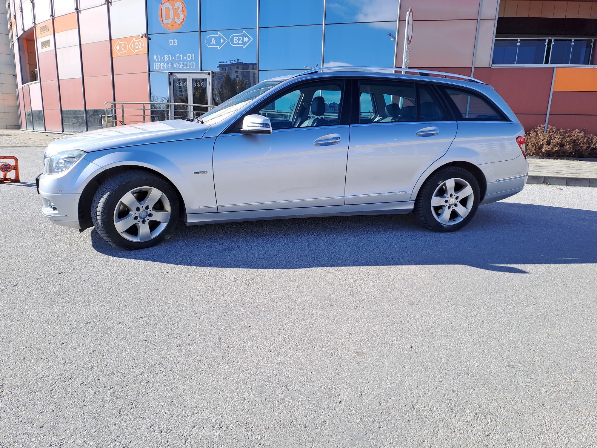 Продава Мерцедес w 204/2010г/ Газ-бензин