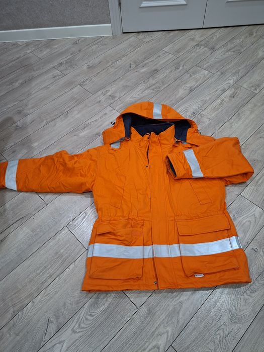 Продам спец одежду