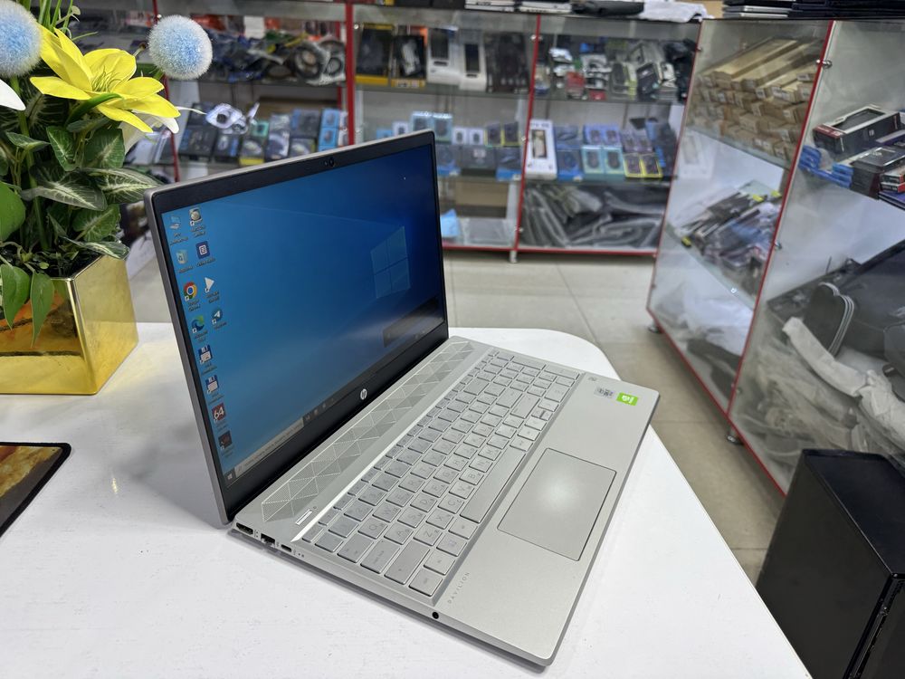 hp pavilion metal korpus patsvetka bor core i7 videokartaligidan keldi