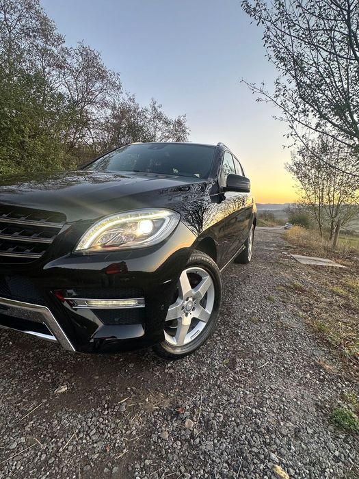 Mercedes-Benz ML Al treilea proprietar. Luata de nouă de la reprezentanta din Cluj