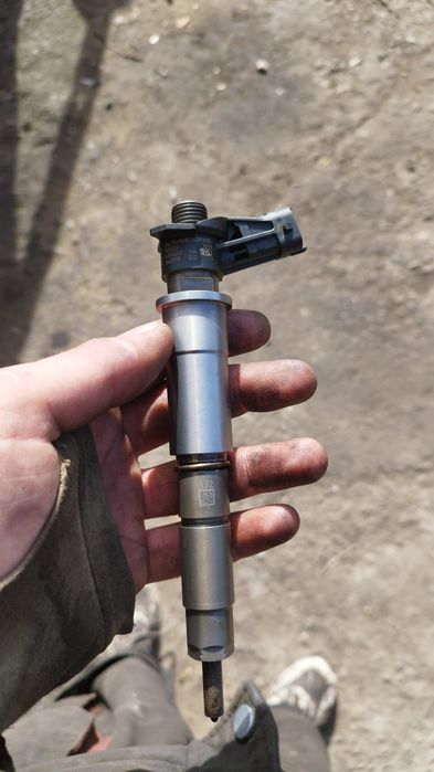 Injectoare  2.0 dci m9r