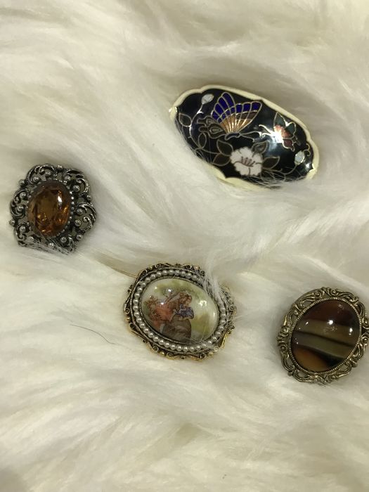 Brose vintage anii 1900 portelan