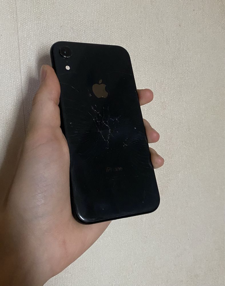 iPhone XR      .
