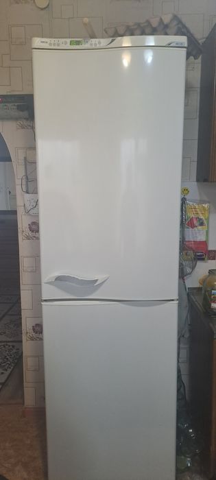 Срочно продается холодильник Атланта