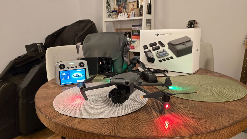 Dji Mavic 3 Pro fly more combo, ca nou, cu Dji Care activ.