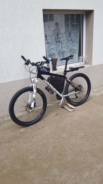 Vand bicicleta GIANT de top