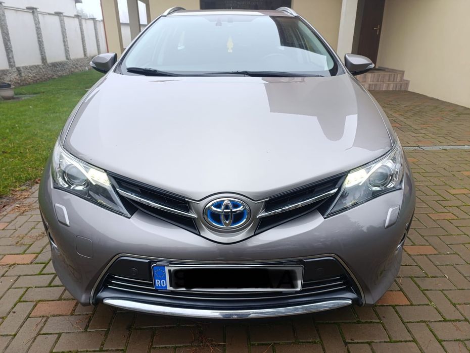 Toyota Auris Hybrid Touring Sports 1.8 VVT-i (136 CP) – Hybrid
